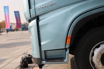 ��������X6000 ��ѡ�� 15.7L LNG 720���� 6X4 ��ʿ��16�� ǣ����ͼƬ