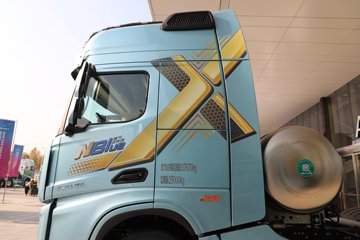 ��������X6000 ��ѡ�� 15.7L LNG 720���� 6X4 ��ʿ��16�� ǣ����ͼƬ