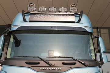 ��������X6000 ��ѡ�� 15.7L LNG 720���� 6X4 ��ʿ��16�� ǣ����ͼƬ