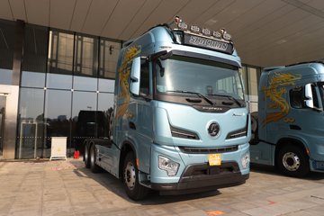 ��������X6000 ��ѡ�� 15.7L LNG 720���� 6X4 ��ʿ��16�� ǣ����ͼƬ