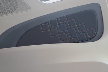 ��������X6000 ��ѡ�� 15.7L LNG 720���� 6X4 ��ʿ��16�� ǣ����ͼƬ