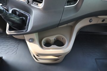 ��������X6000 ��ѡ�� 15.7L LNG 720���� 6X4 ��ʿ��16�� ǣ����ͼƬ