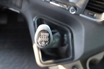 ��������X6000 ��ѡ�� 15.7L LNG 720���� 6X4 ��ʿ��16�� ǣ����ͼƬ