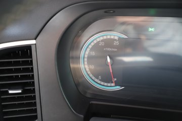 ��������X6000 ��ѡ�� 15.7L LNG 720���� 6X4 ��ʿ��16�� ǣ����ͼƬ