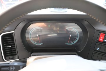 ��������X6000 ��ѡ�� 15.7L LNG 720���� 6X4 ��ʿ��16�� ǣ����ͼƬ