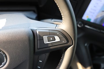 ��������X6000 ��ѡ�� 15.7L LNG 720���� 6X4 ��ʿ��16�� ǣ����ͼƬ