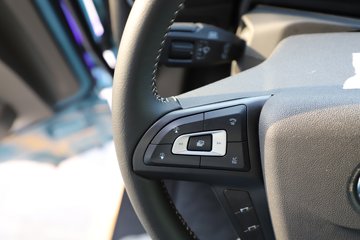 ��������X6000 ��ѡ�� 15.7L LNG 720���� 6X4 ��ʿ��16�� ǣ����ͼƬ