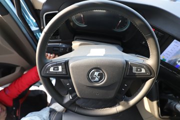 ��������X6000 ��ѡ�� 15.7L LNG 720���� 6X4 ��ʿ��16�� ǣ����ͼƬ