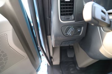 ��������X6000 ��ѡ�� 15.7L LNG 720���� 6X4 ��ʿ��16�� ǣ����ͼƬ