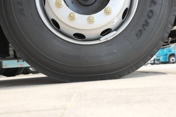 ��������X6000 ��ѡ�� 15.7L LNG 720���� 6X4 ��ʿ��16�� ǣ����ͼƬ