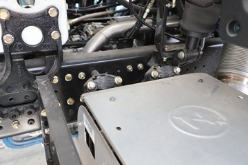 ��������X6000 ��ѡ�� 15.7L LNG 720���� 6X4 ��ʿ��16�� ǣ����ͼƬ