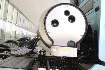 ��������X6000 ��ѡ�� 15.7L LNG 720���� 6X4 ��ʿ��16�� ǣ����ͼƬ