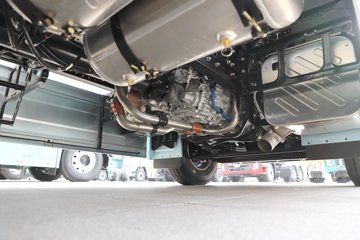 ��������X6000 ��ѡ�� 15.7L LNG 720���� 6X4 ��ʿ��16�� ǣ����ͼƬ