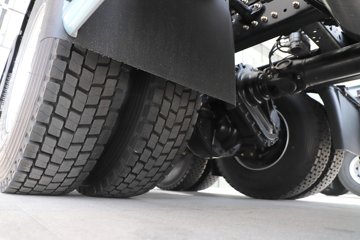 ��������X6000 ��ѡ�� 15.7L LNG 720���� 6X4 ��ʿ��16�� ǣ����ͼƬ