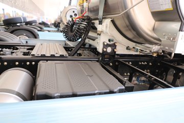 ��������X6000 ��ѡ�� 15.7L LNG 720���� 6X4 ��ʿ��16�� ǣ����ͼƬ