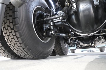 ��������X6000 ��ѡ�� 15.7L LNG 720���� 6X4 ��ʿ��16�� ǣ����ͼƬ