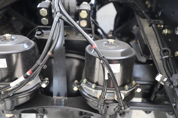 ��������X6000 ��ѡ�� 15.7L LNG 720���� 6X4 ��ʿ��16�� ǣ����ͼƬ