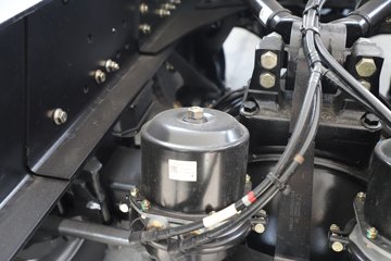 ��������X6000 ��ѡ�� 15.7L LNG 720���� 6X4 ��ʿ��16�� ǣ����ͼƬ