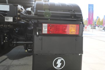 ��������X6000 ��ѡ�� 15.7L LNG 720���� 6X4 ��ʿ��16�� ǣ����ͼƬ