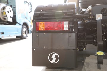 ��������X6000 ��ѡ�� 15.7L LNG 720���� 6X4 ��ʿ��16�� ǣ����ͼƬ