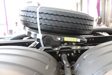 ��������X6000 ��ѡ�� 15.7L LNG 720���� 6X4 ��ʿ��16�� ǣ����ͼƬ