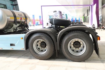 ��������X6000 ��ѡ�� 15.7L LNG 720���� 6X4 ��ʿ��16�� ǣ����ͼƬ