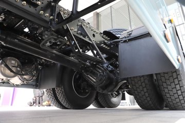 ��������X6000 ��ѡ�� 15.7L LNG 720���� 6X4 ��ʿ��16�� ǣ����ͼƬ