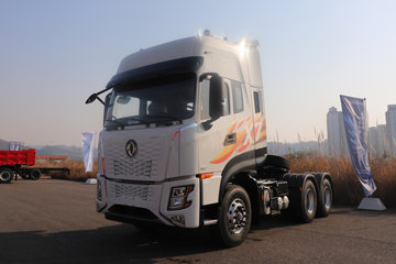 东风新疆 畅行X7 440马力 6X4 东风12档 牵引车