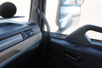 �����½� ����X7 440���� 6X4 ����12�� ǣ����ͼƬ