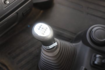 �����½� ����X7 440���� 6X4 ����12�� ǣ����ͼƬ