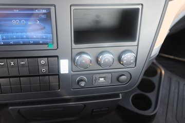 �����½� ����X7 440���� 6X4 ����12�� ǣ����ͼƬ