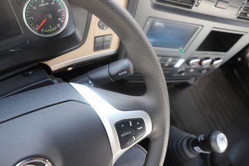 �����½� ����X7 440���� 6X4 ����12�� ǣ����ͼƬ