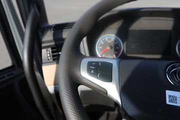 �����½� ����X7 440���� 6X4 ����12�� ǣ����ͼƬ