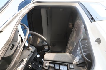 �����½� ����X7 440���� 6X4 ����12�� ǣ����ͼƬ