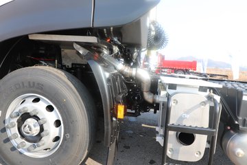 �����½� ����X7 440���� 6X4 ����12�� ǣ����ͼƬ