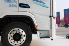 陕汽德龙G6000E 4X2 纯电动牵引车 512.59kWh