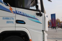 陕汽德龙G6000E 4X2 纯电动牵引车 512.59kWh