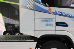 陕汽德龙G6000E 4X2 纯电动牵引车 512.59kWh