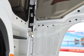 德龙G6000E&nbsp;电动牵引车驾驶室图片