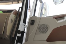 德龙G6000E&nbsp;电动牵引车驾驶室图片