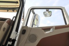 陕汽德龙G6000E 4X2 纯电动牵引车 512.59kWh