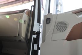 德龙G6000E&nbsp;电动牵引车驾驶室图片