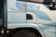 陕汽德龙X5000E 6X4 纯电动牵引车 欣旺达465.99kWh