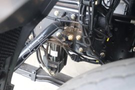 德龙X5000E&nbsp;电动牵引车底盘图片