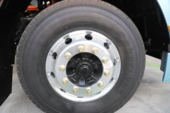 陕汽德龙X5000E 轻量化版 6X4 换电式纯电动牵引车 600.92kWh