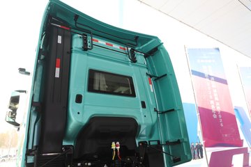 ��������X6000 �����콢 14.6L LNG 630���� 6X4 ��ʿ��12�� AMT�Զ��� ǣ����ͼƬ