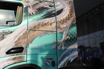 ��������X6000 �����콢 14.6L LNG 630���� 6X4 ��ʿ��12�� AMT�Զ��� ǣ����ͼƬ