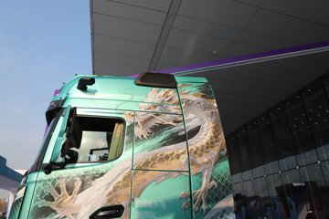 ��������X6000 �����콢 14.6L LNG 630���� 6X4 ��ʿ��12�� AMT�Զ��� ǣ����ͼƬ