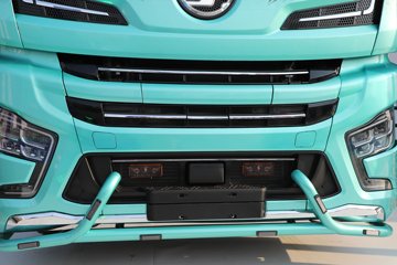 ��������X6000 �����콢 14.6L LNG 630���� 6X4 ��ʿ��12�� AMT�Զ��� ǣ����ͼƬ