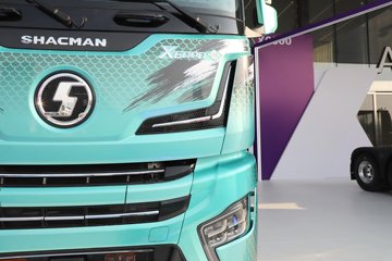 ��������X6000 �����콢 14.6L LNG 630���� 6X4 ��ʿ��12�� AMT�Զ��� ǣ����ͼƬ